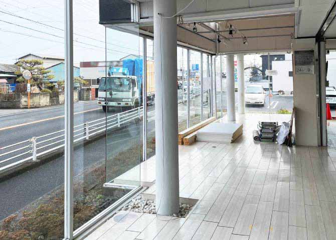 店舗フロント・サッシ